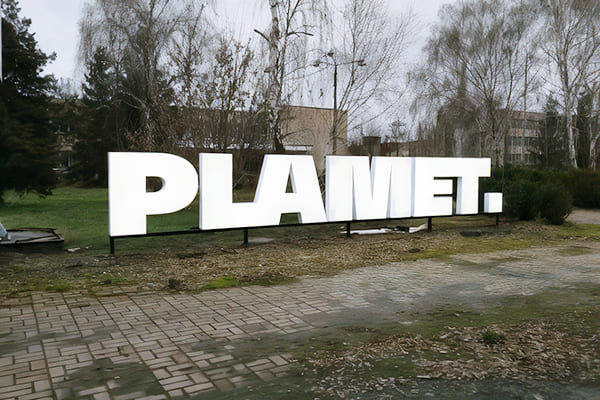 Наземные световые буквы для производителя металлопластиковых окон